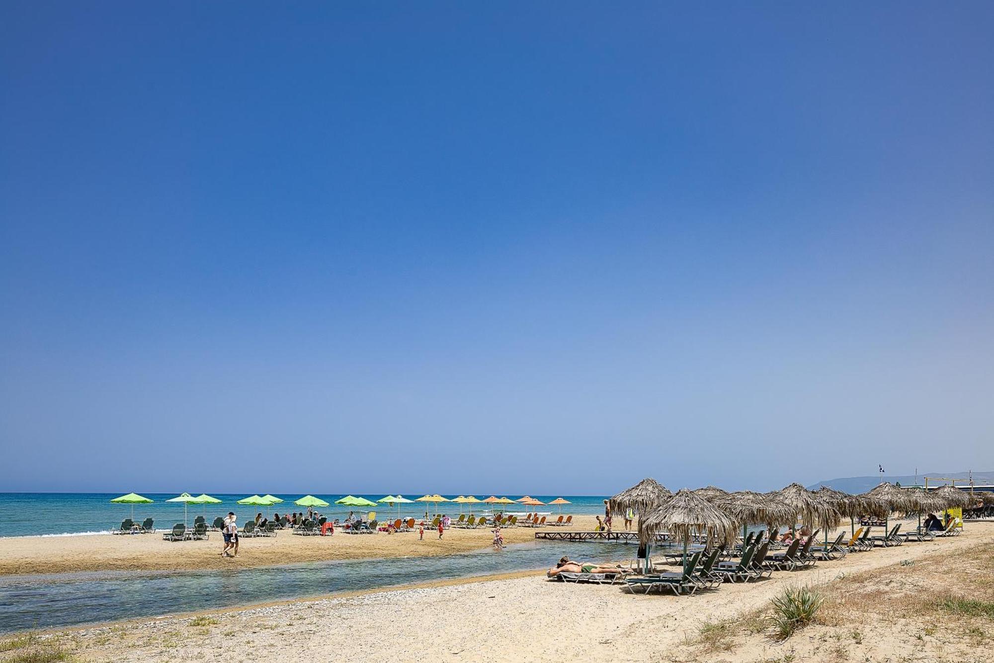 La Palma Beachfront Suites Джорджополис Екстериор снимка