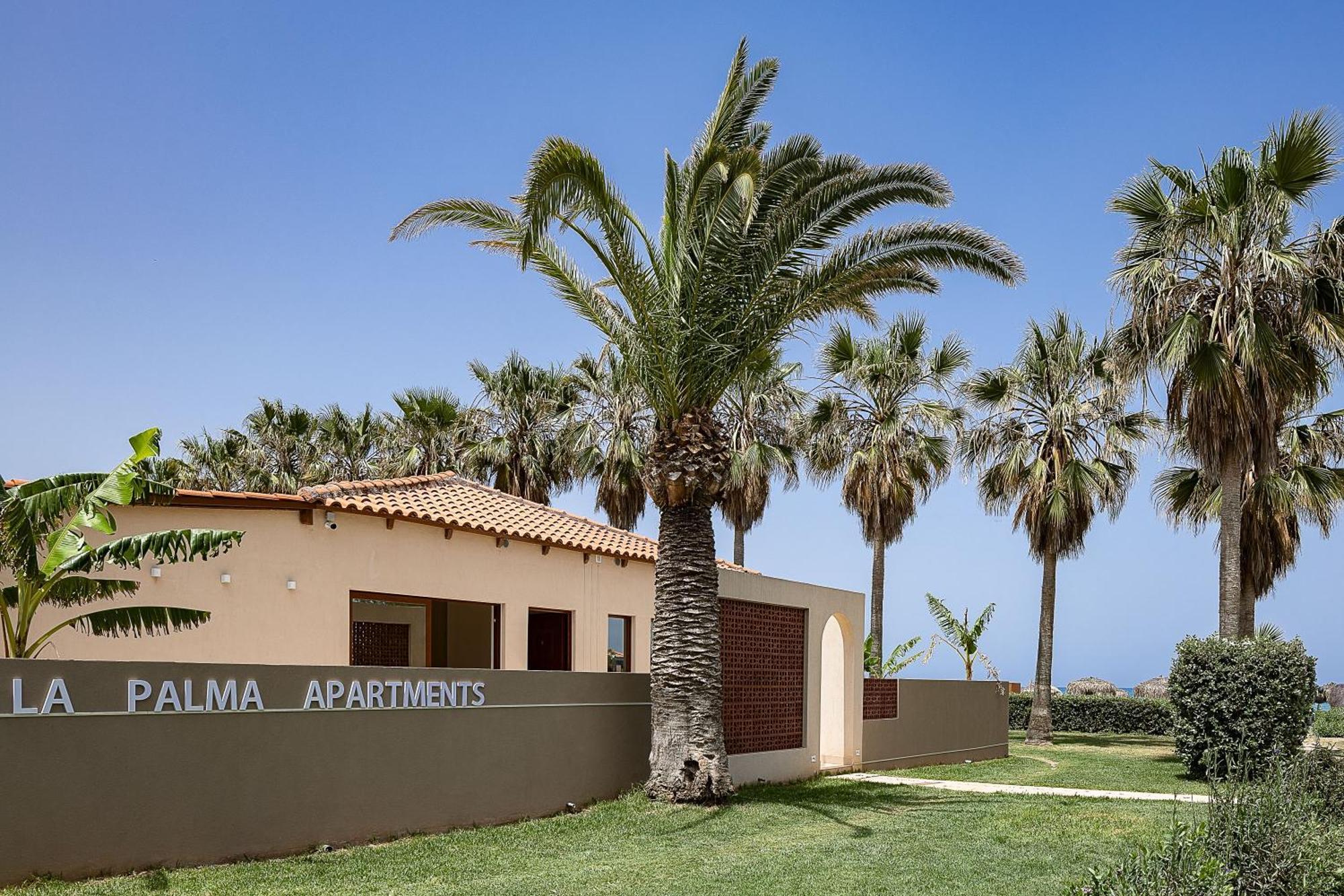 La Palma Beachfront Suites Джорджополис Екстериор снимка