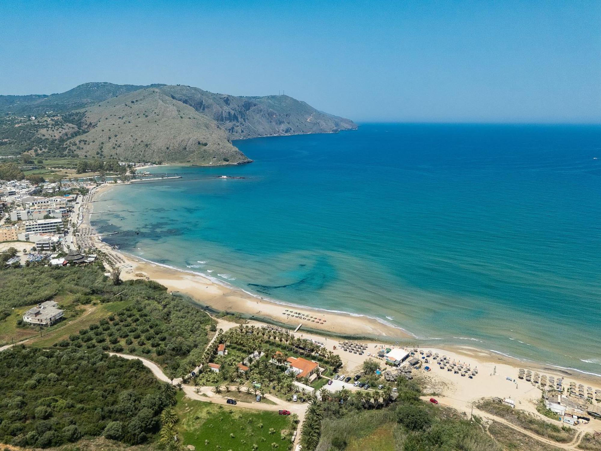 La Palma Beachfront Suites Джорджополис Екстериор снимка