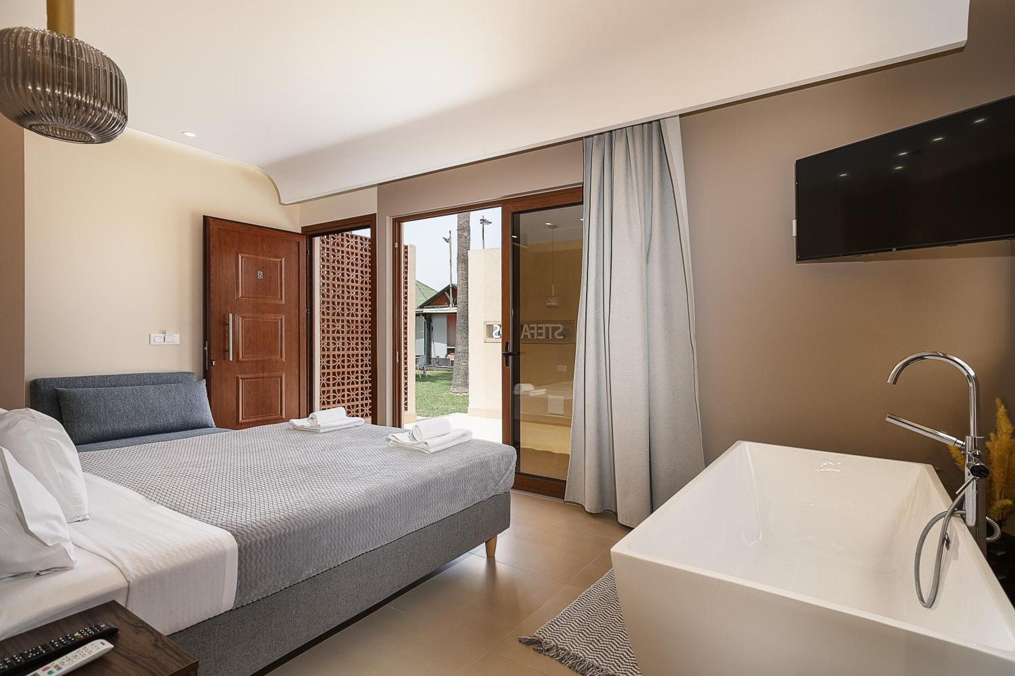 La Palma Beachfront Suites Джорджополис Екстериор снимка