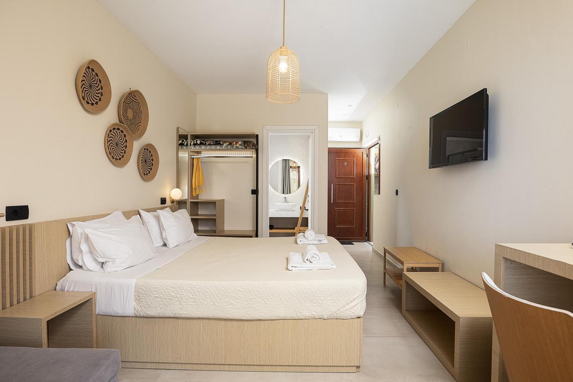 La Palma Beachfront Suites Джорджополис Екстериор снимка
